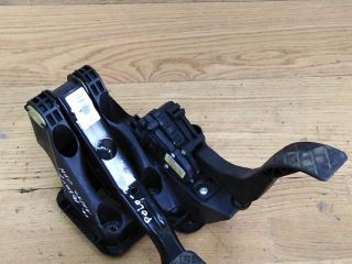 blok-pedalei-volkswagen-polo-sedan-pedalnyi-uzel-art-16793