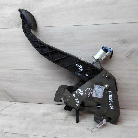 pedal-scepleniia-volkswagen-transporter-t5-art-16867-big-0