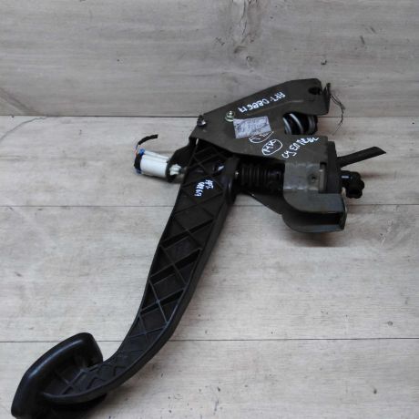 pedal-scepleniia-volkswagen-transporter-t5-art-16867-big-2