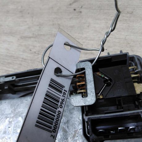 fonar-salona-audi-a6-c5-art-16984-big-2