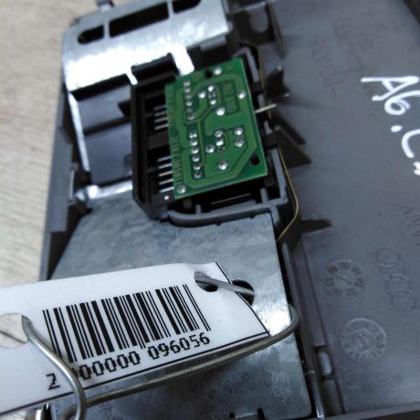 fonar-salona-audi-a6-c5-art-17043-big-3