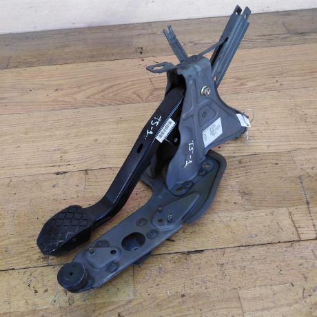 pedal-tormoza-dlia-vw-transporter-t5-art-17603-big-0