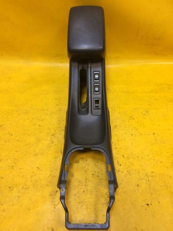 podlokotnik-nissan-almera-classic-art-17858-big-1