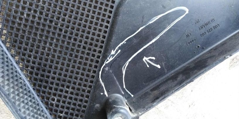 kryska-salonnogo-filtra-audi-a8-d2-art-18294-big-3