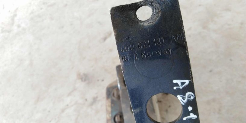 kronstein-levoi-perednei-paneli-audi-a8-d2-art-18296-big-3