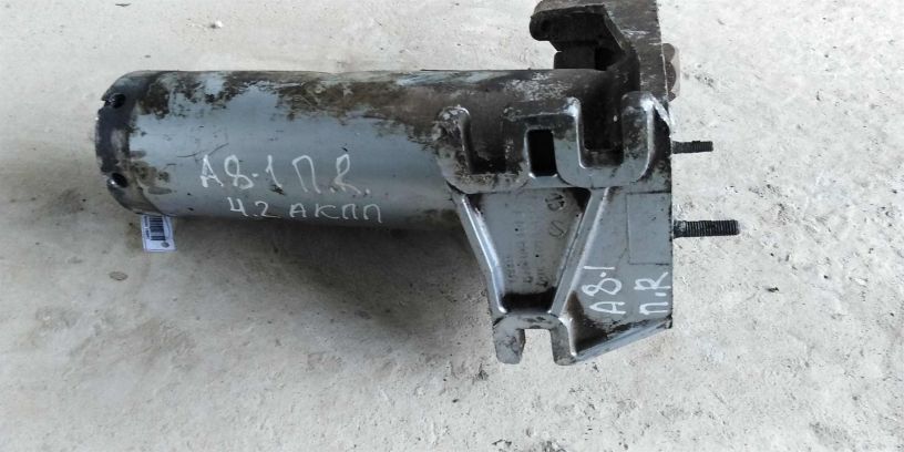 kronstein-pravyi-perednii-lonzerona-audi-a8-d2-art-18309-big-0