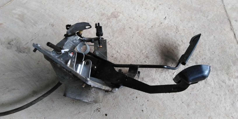 pedalnyi-uzel-audi-a8-d2-art-18312-big-1