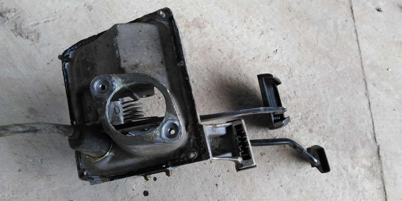 pedalnyi-uzel-audi-a8-d2-art-18312-big-2