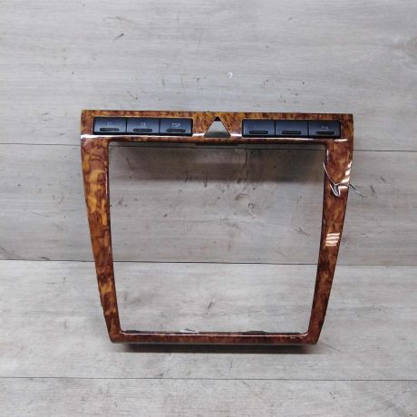 ramka-centralnaia-torpedy-audi-a8-d2-art-18482-big-0