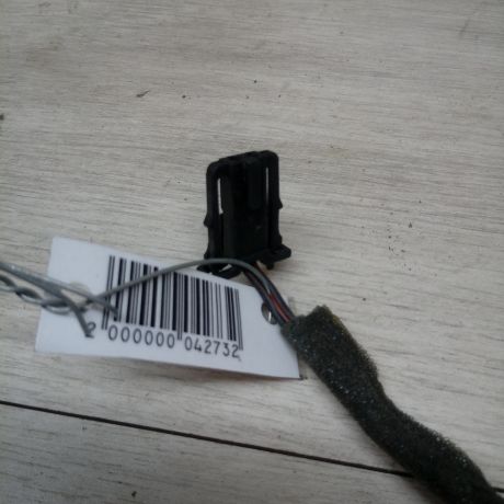 dinamik-akusticeskii-s-zagluskoi-pravoi-perednei-dveri-seat-cordoba-art-18591-big-2