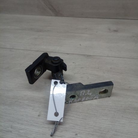 petlia-dveri-peredniaia-levaia-verxniaia-seat-cordoba-art-18593-big-1