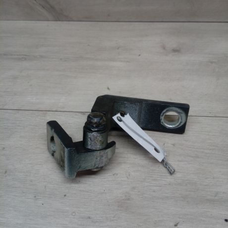 petlia-dveri-peredniaia-levaia-verxniaia-seat-cordoba-art-18593-big-2