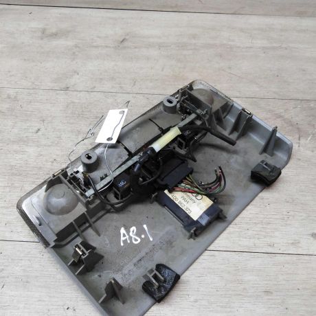 fonar-osveshheniia-salona-audi-a8-d2-art-18685-big-2