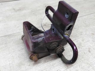 petlia-dveri-zadniaia-pravaia-nizniaia-audi-a8-d2-art-18770