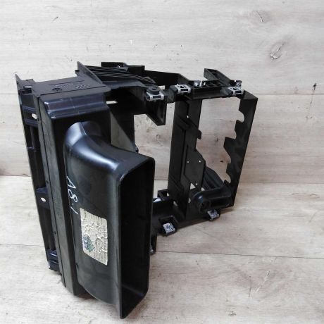 ramka-centralnaia-torpedy-audi-a8-d2-art-18774-big-1