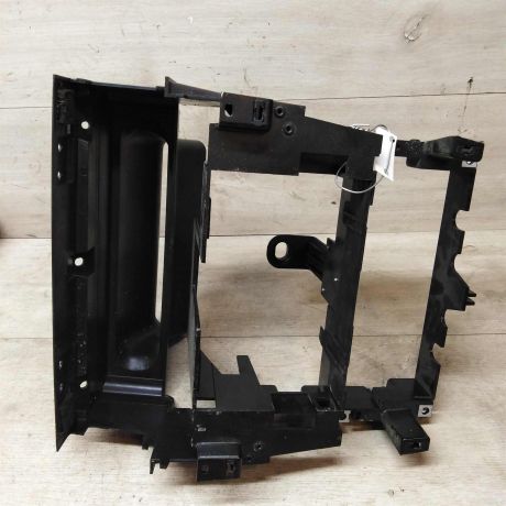 ramka-centralnaia-torpedy-audi-a8-d2-art-18774-big-2