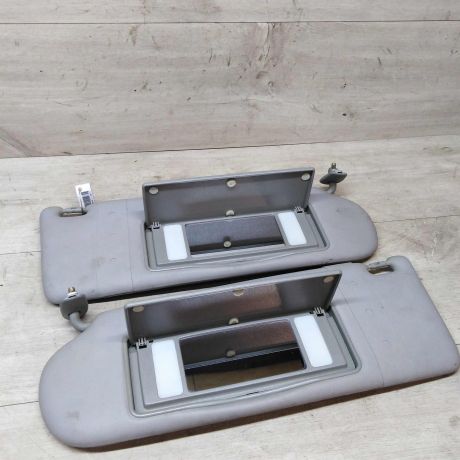 kozyrek-solncezashhitnyi-audi-a8-d2-art-18782-big-1