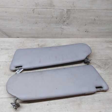 kozyrek-solncezashhitnyi-audi-a8-d2-art-18782-big-2