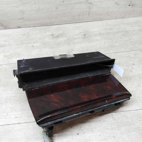 pepelnica-audi-a8-d2-art-18798-big-0