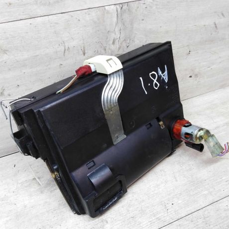 pepelnica-audi-a8-d2-art-18798-big-2