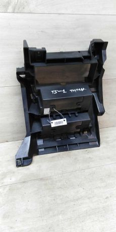 ramka-vnutrenniaia-torpedy-centralnaia-volkswagen-transporter-t5-art-19177-big-2