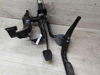 pedalnyi-uzel-renault-logan-art-19517