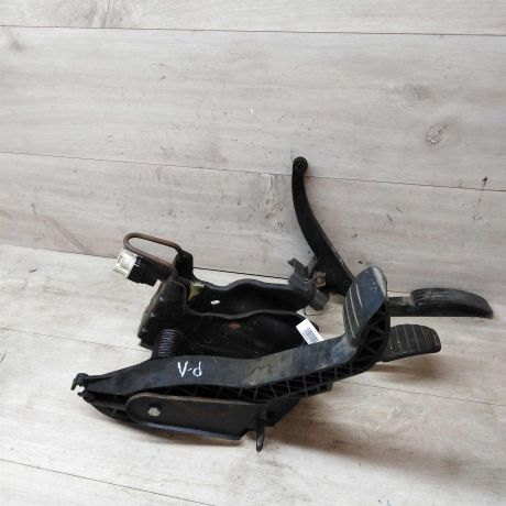 pedalnyi-uzel-renault-logan-art-19517-big-1