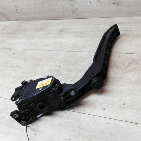 pedal-gaza-volkswagen-touareg-32i-bmv-art-19880-big-1