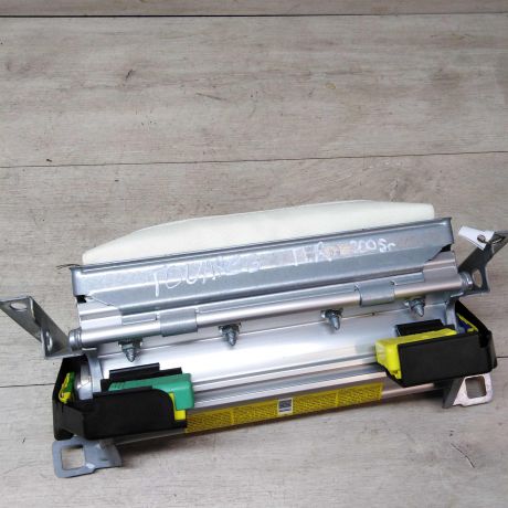 poduska-bezopasnosti-volkswagen-touareg-art-19885-big-0