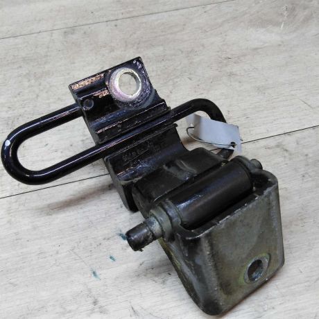 petlia-dveri-zadniaia-pravaia-nizniaia-volkswagen-touareg-art-19904-big-1