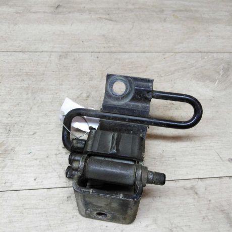 petlia-dveri-peredniaia-levaia-nizniaia-volkswagen-touareg-art-19938-big-1