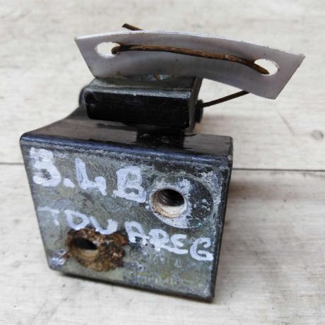 petlia-dveri-zadniaia-levaia-verxniaia-volkswagen-touareg-art-19940-big-3