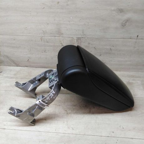 podlokotnik-audi-a6-c6-art-21083-big-0