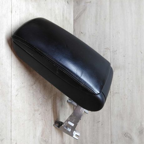 podlokotnik-audi-a6-c6-art-21083-big-1