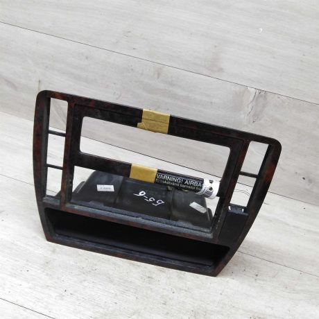 ramka-centralnoi-casti-magnitoly-torpedy-volkswagen-passat-b5-art-21466-big-0