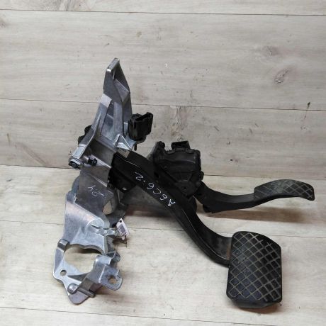 pedalnyi-uzel-audi-a6-c6-art-21623-big-0