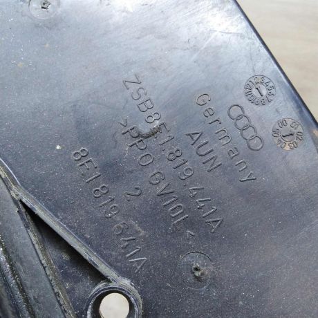 korpus-salonnogo-filtra-audi-a4-b6-8e-art-21763-big-2