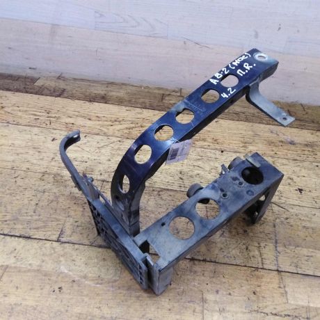 kronstein-pravoi-perednei-paneli-audi-a8-d2-art-24400-big-0