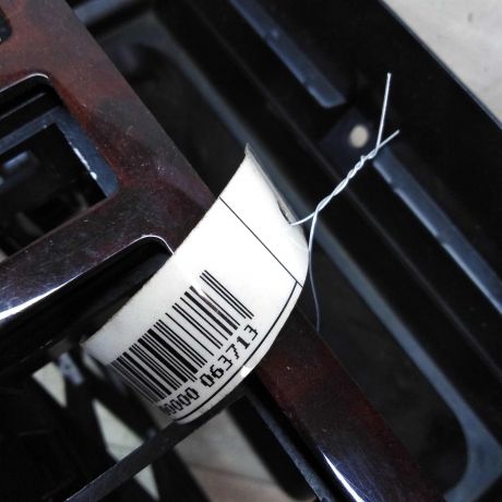 ramka-centralnaia-konsol-torpedy-audi-a8-d2-art-24967-big-3