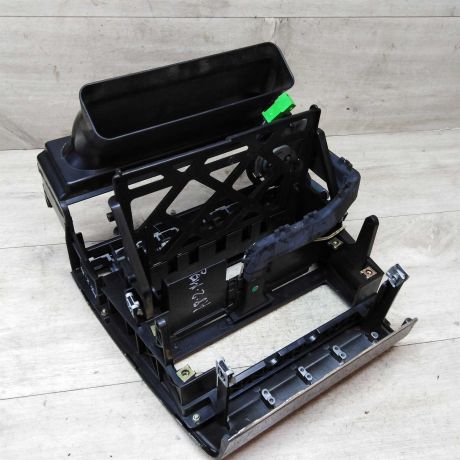 ramka-centralnaia-konsol-torpedy-audi-a8-d2-art-24967-big-4