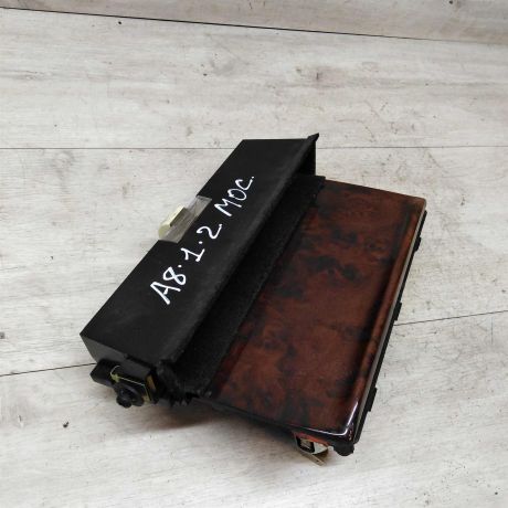 pepelnica-audi-a8-d2-art-25023-big-0