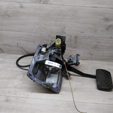 pedal-tormoza-audi-a8-d2-art-25163-big-2