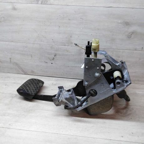 pedal-tormoza-audi-a8-d2-art-25163-big-0