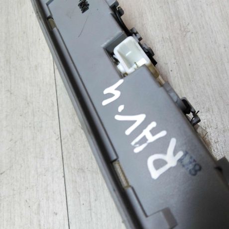 fonar-osveshheniia-salona-toyota-rav4-20i-3s-fe-art-25768-big-1