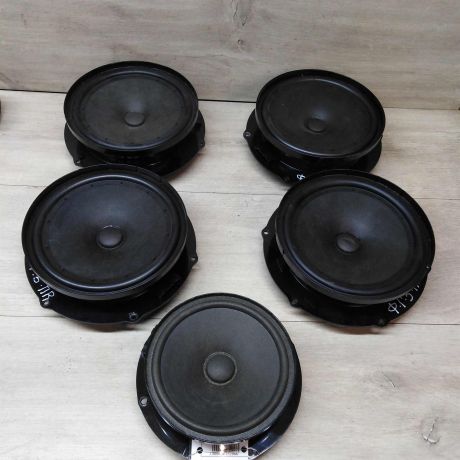 dinamik-akusticeskie-volkswagen-golf-5-akusticeskie-sistemy-art-26673-big-0