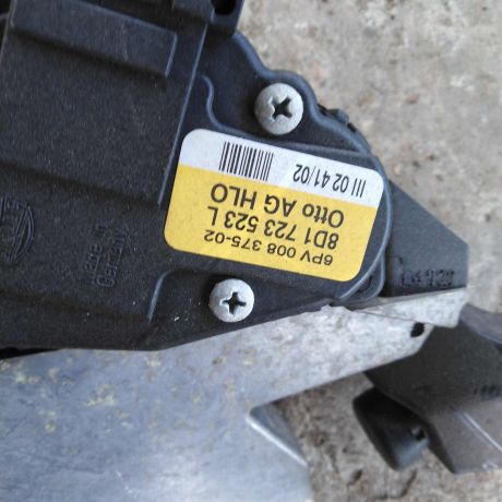 pedalnyi-uzel-pedal-volkswagen-passat-b5-gp-akpp-art-27512-big-1