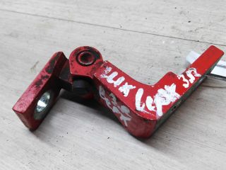 petlia-dveri-zadniaia-pravaia-verxniaia-skoda-octavia-tour-art-27879