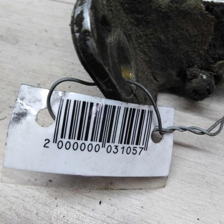 petlia-dveri-peredniaia-pravaia-nizniaia-skoda-octavia-tour-art-27971-big-1