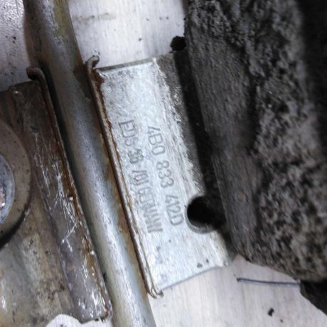 petlia-dveri-peredniaia-pravaia-nizniaia-skoda-octavia-tour-art-27971-big-2