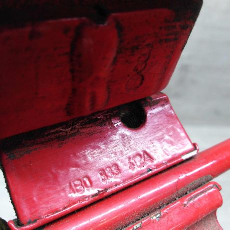 petlia-dveri-zadniaia-pravaia-nizniaia-skoda-octavia-tour-art-27972-big-1